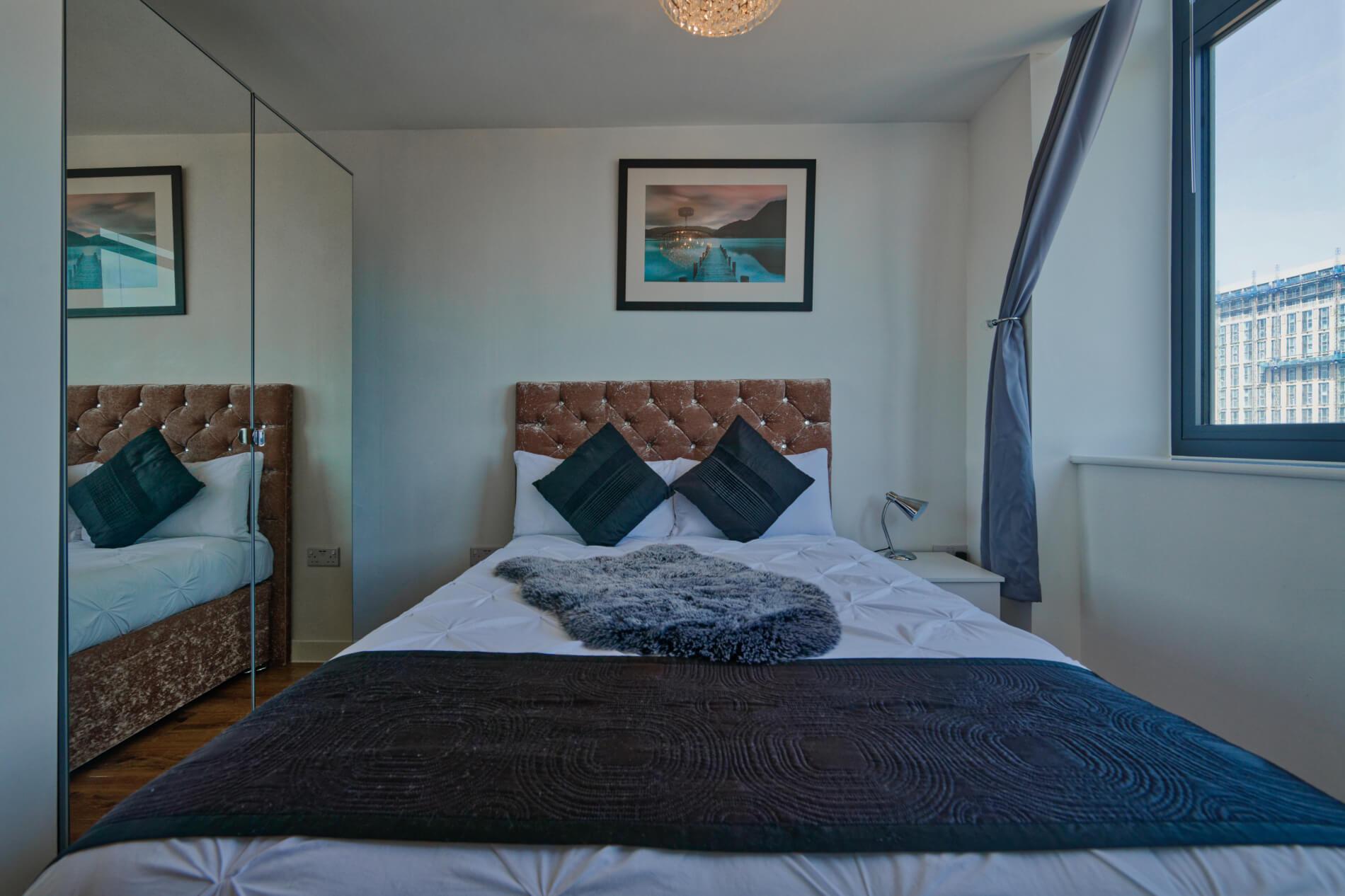 2 bedroom Central Apartment with Parking1